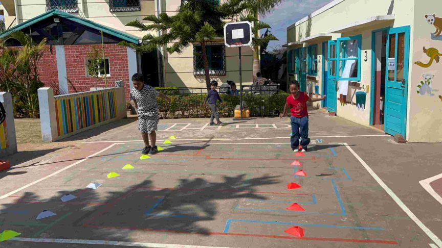 Explor’Vacances 2026 : trois semaines pour apprendre, créer et grandir autrement – Jeux pour favoriser la motricité